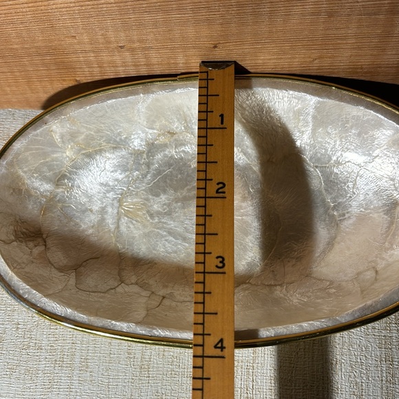 Vintage "Shell-Craft" Capiz Shell Placemat (1) and Capiz Shell Dish - Picture 11 of 17